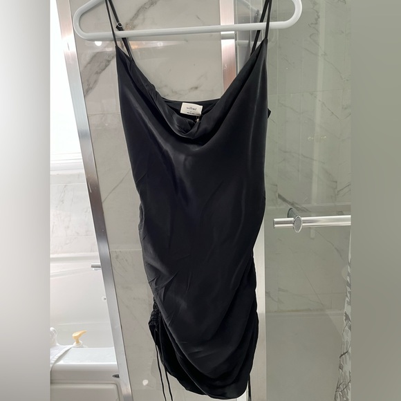 Wilfred
Only Ruched Slip Dress in Small and the colour Black - Picture 8 of 13